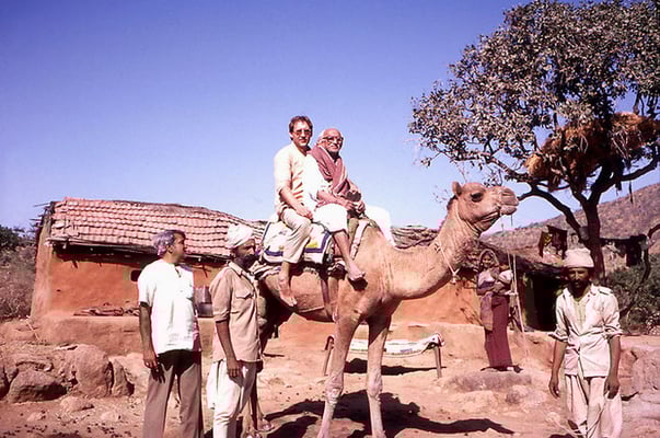 Gandhi’s grand nephew, Prabhudas Gandhi, and Peter Rühe visiting draught-effected areas in the Barda Hills nr. Porbandar for a relief campaign, Gujarat, 1987