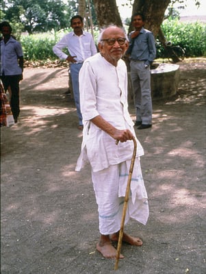 Prabhudas Gandhi at Kasturba Ashram near Rajkot, January 1, 1988.