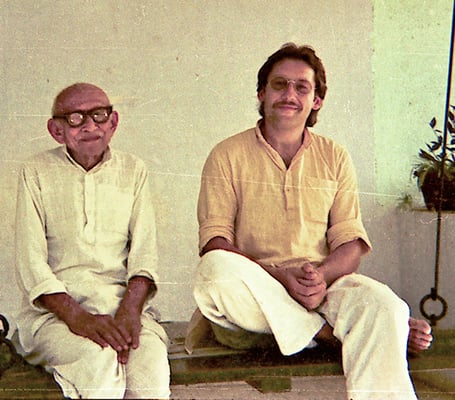 Prabhudas Gandhi and Peter Rühe, Rajkot, 1986.