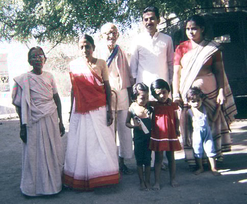 From left: Amba Gandhi, Indira Goda, Prabhudas Gandhi, Yogesh Goda and Saroj Goda; front row: Sweta Goda, ?, Nandan Goda, Dwarka, 1989.