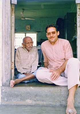 Prabhudas Gandhi and Peter Rühe at Pardi, Gujarat, November 1993.