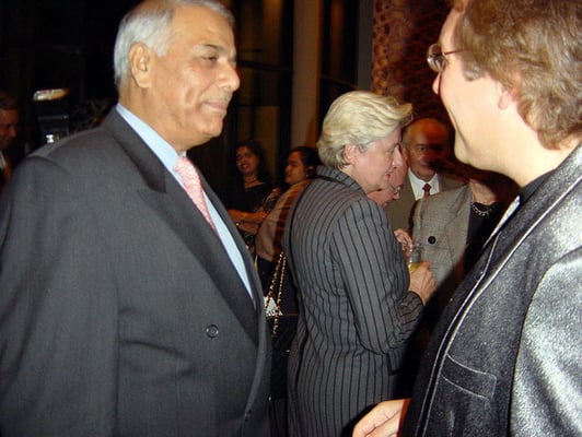 Peter Rühe talking to Indian finance minister, Yashwant Sinha, at Berlin, 2002