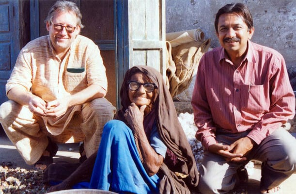 Peter Rühe with his friend Yogesh Goda and a surviving victim of Gujarat Earthquake in village Mahendrapur that has been helped by GandhiServe’s Relief Campaign, 2001