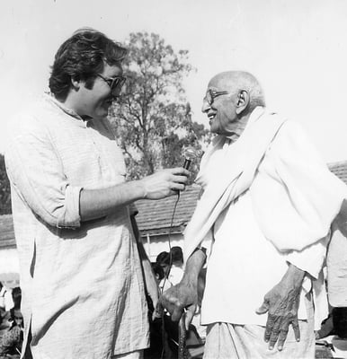 Prabhudas Gandhi being interviewed by Peter Rühe at Rang Darshan, Rashtriya Shala, Rajkot, 1992.