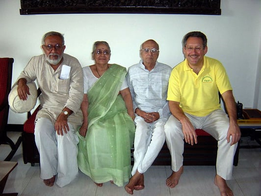 Tulsidasbhai Somaiya (Bombay Sarvodaya Mandal, Gandhi Book House), Mrs. And Mr. Dharmadikari and Peter Rühe, Mumbai, 2005