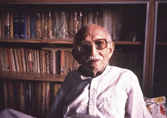 Prabhudas Gandhi at his home at Rashtriya Shala, Rajkot, 1990.