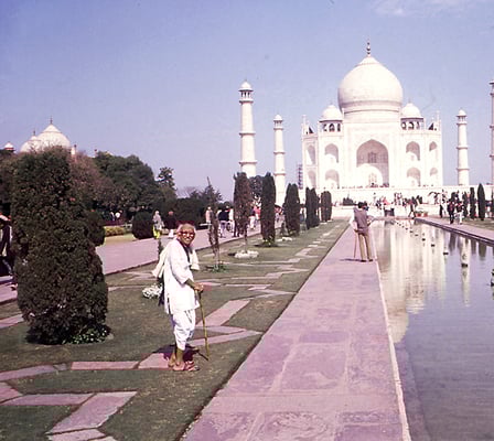 Prabhudas Gandhi in front of Taj Mahal, Agra, January 25, 1988.