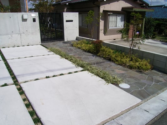 諏訪鉄平石　乱貼り工事