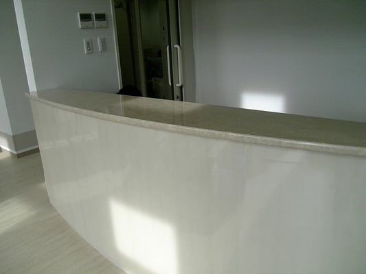大理石受付カウンター
