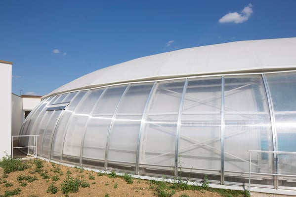 Bardage cintré polycarbonate VITR'AZUR