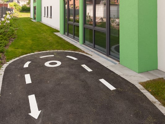 Neubau Kita Förderstraße in Essen, Wendepunkt der Bobbycar-Rennstrecke