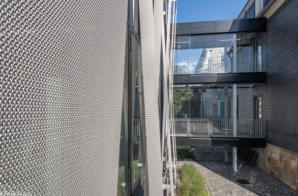 Neubau des Verbindungsbaus zwischen Engelshaus und Museum für Frühindustrialisierung in Wuppertal - Detail Metallgewebe