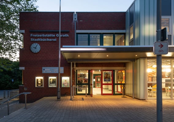 Kulturhaus Süd Düsseldorf-Garath, Haupteingang frontal