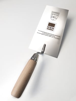 Eine symbolträchtige Maurerkelle als Erinnerungsstück