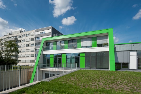 Neubau Ärztehaus St. Johannes Krankenhaus Troisdorf - Begrüntes Dach
