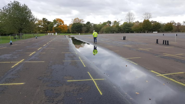 Dreikönigsgymnasium Interimscontainer, Standort-Markierungen für die Container