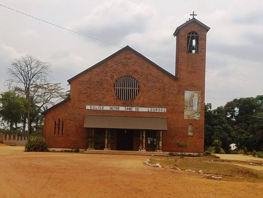 Akonolinga. Eglise Notre Dame de Lourdes