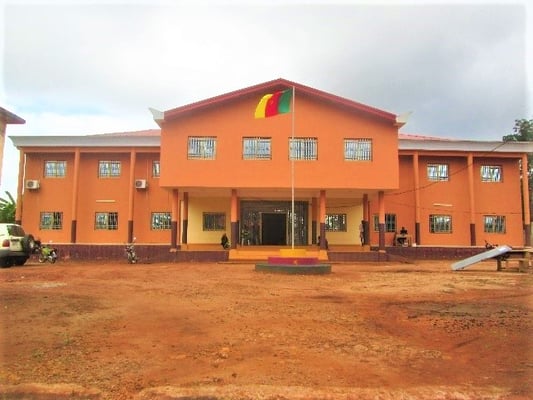 Abong Mbang Hotel de ville inauguré en 2018