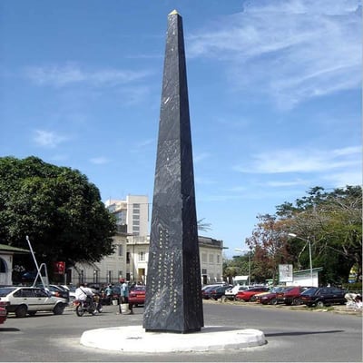 Sud Obelisk  Carrefour Chanas à Bonanjo par Faouzi Latiris du Maroc 2007