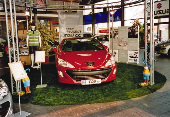 Innenansicht des Autohauses in Celle.