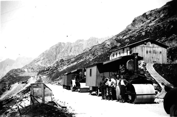 Bau der Susten Passstrasse, bei Urigen, ca. 1943