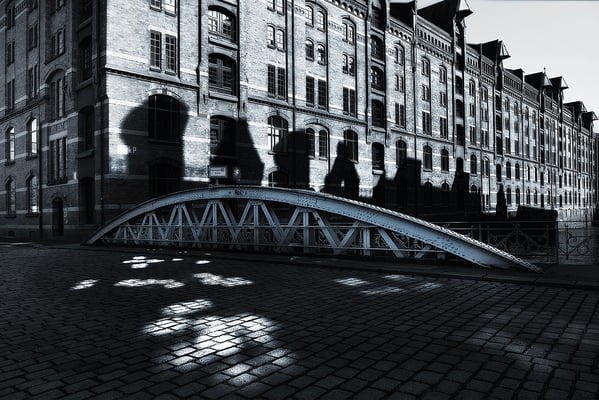 Architekturfotografie - Architekturfoto aus der Hafencity von Jürgen Müller Hamburg