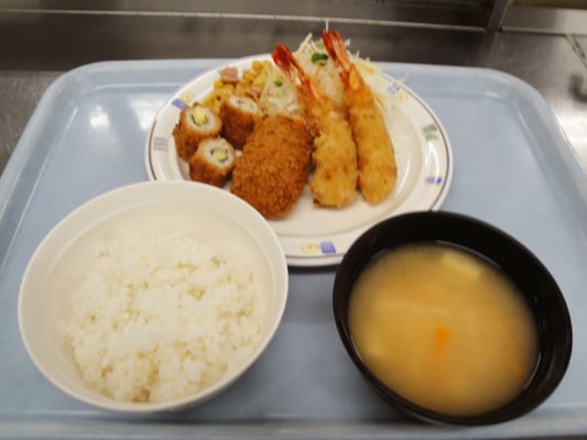 市谷寮 (女子寮) 夕食