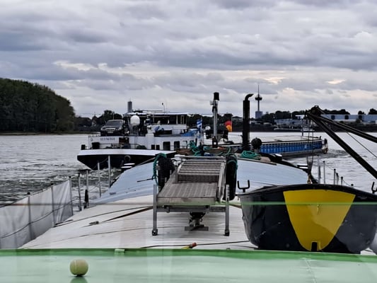 WILLI wird vom GMS MERLIN 02316359 überholt (© Andy R. 17.09.2025)