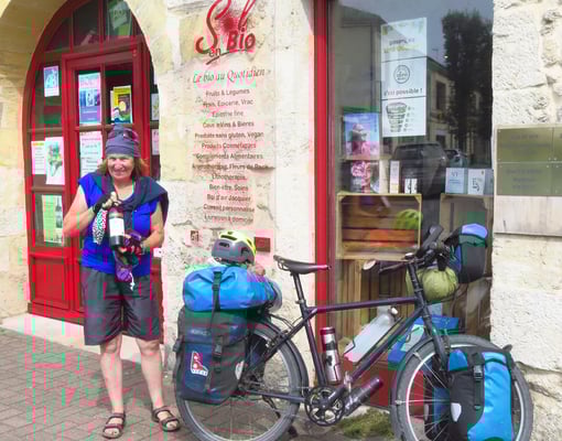 Biowein aus dem Bioladen, in dem es so gesund riecht, dass man schon fast krank wird.