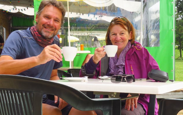 In Frankreich gibt es meist sehr guten Kaffee. Die Tasse für ca. 1 Euro 50!