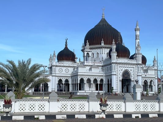 Grosse Moscheen gibt es im muslimischen Land sehr viele.