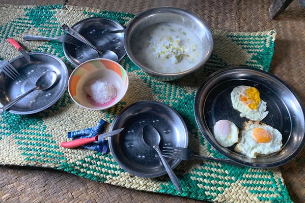 Morgenessen auf typisch madagassische Art.