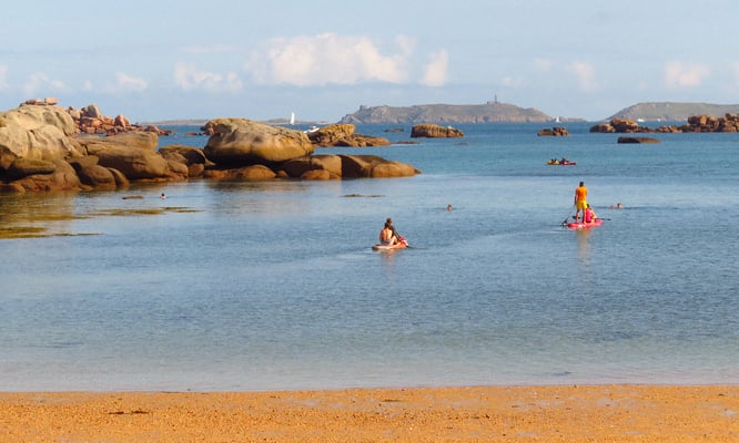 Speziell, die Rosa-Granit-Küste.