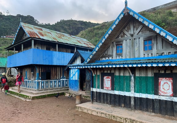 Hier werden die Häuser aus Holz gebaut.