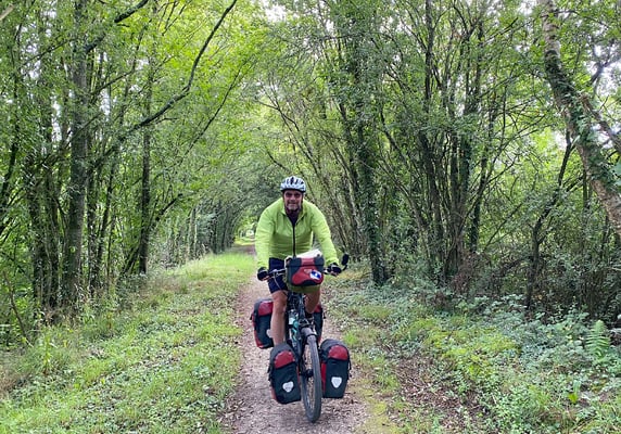 Solche Abschnitte lieben wir beim Velofahren besonders.