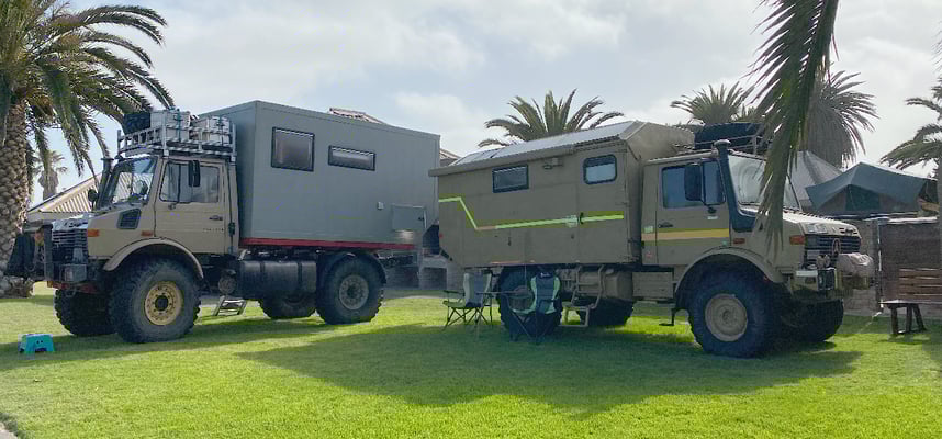 Manche Wohnmobile sind riesige Trucks. Die meisten stammen aus Europa.