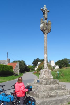 Die Wegkreuze sind oft sehr alt.