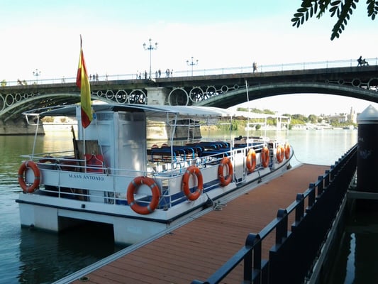 contratar paseo en barco Sevilla