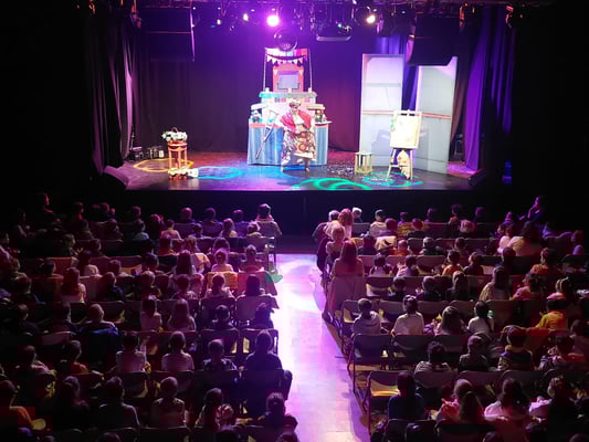 Frida, contratar compañía de teatro andaluza