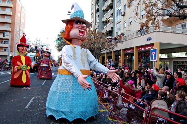 pasacalles de brujas para Halloween Sevilla