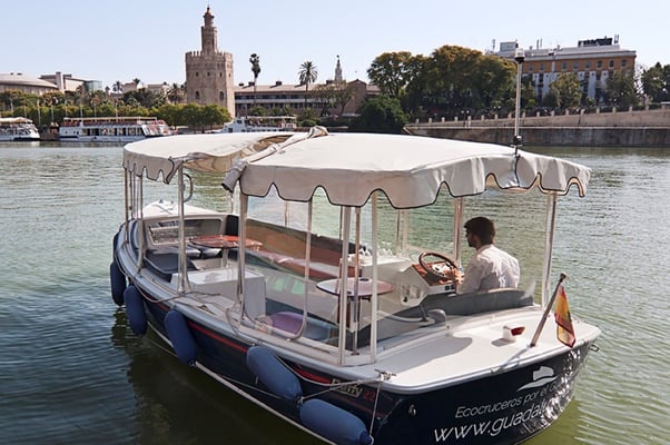 paseo en barco a motor Sevilla