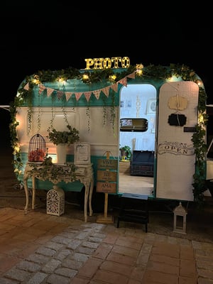 Fotomaton caravana vintage para bodas en Cádiz