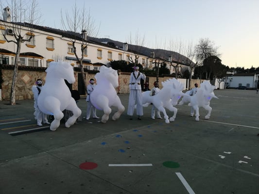 pasacalles zancudos caracterizados
