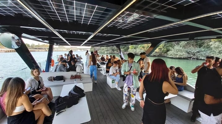 boat party sevilla