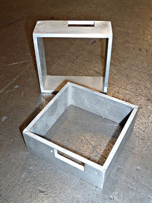 Perçage et fraisurage sur extrusion boîtier en aluminium AG3, épaisseur 4 mm