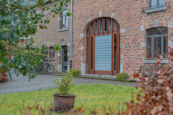 Altitude 445 - Le repos du Nomade - B&B