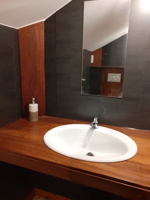 Altitude 445 - La Chouette s'amuse - Salle de bain