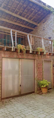 Altitude 445 - Le repos du Nomade - B&B - Garage à vélos