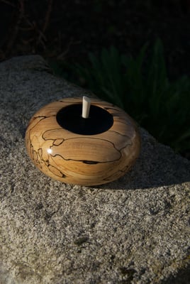 Gestockte Buche, Deckel schwarzes Ebenholz, Griff Rinderknochen (&copy; G. Lampesberger)