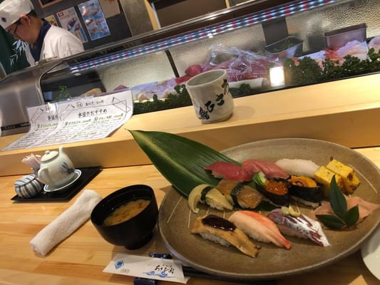 気仙沼の あさひ鮨さん。お店の方が今の復興の様子を語ってくれました。